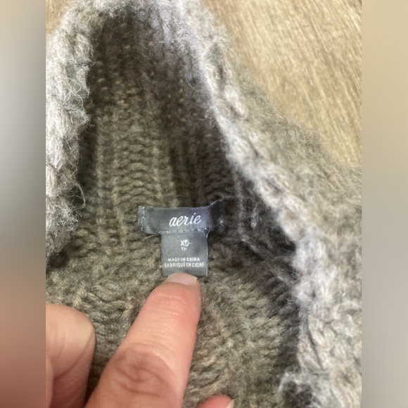 Aerie women’s XS oversized chunky knit sweater - Picture 4 of 7